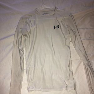 Medium Thin Under Armour Top